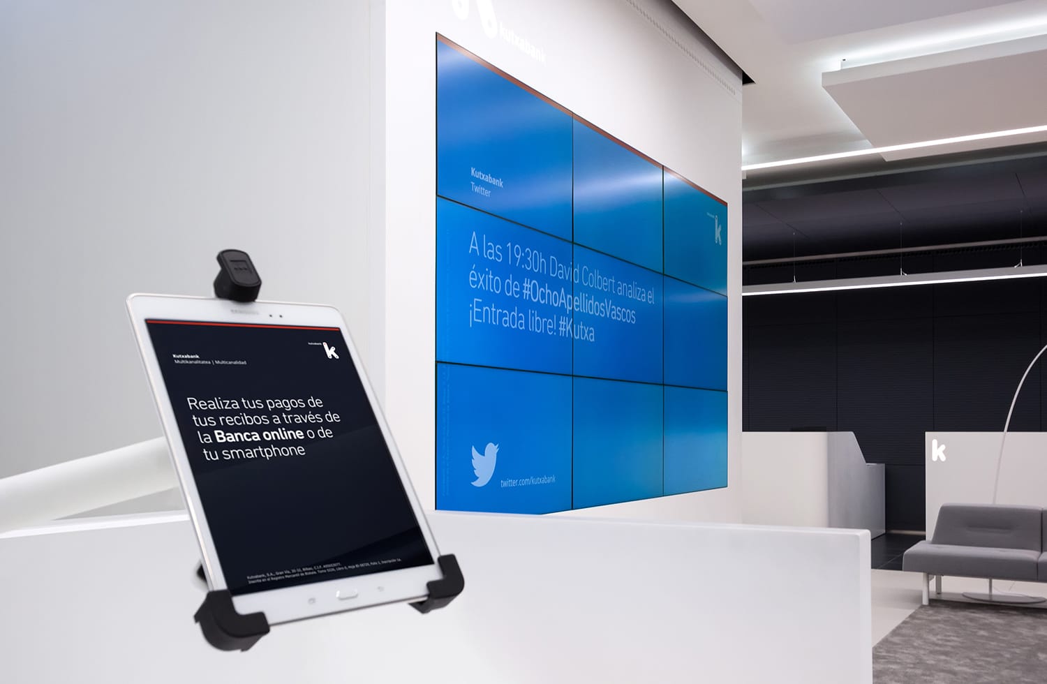 kutxabank interface design tablet videowall flagship